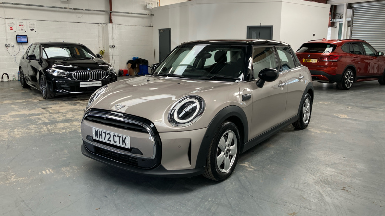 MINI Hatchback 1.5 Cooper Classic 5dr Auto Petrol Hatchback